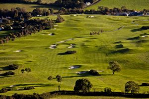 Golfplatz ohne Maulwurfhaufen mit Maulwurfsperre